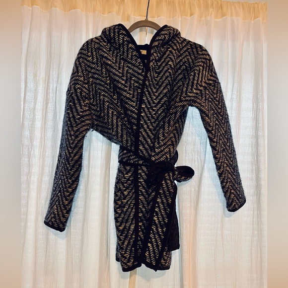 Madewell Jackets & Blazers - Madewell wool blend jacket with cream/navy chevron pattern. Size XS/S